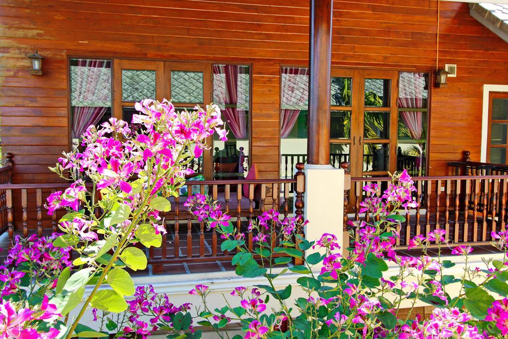 Shewe Wana Suite Resort Чиангмай Экстерьер фото